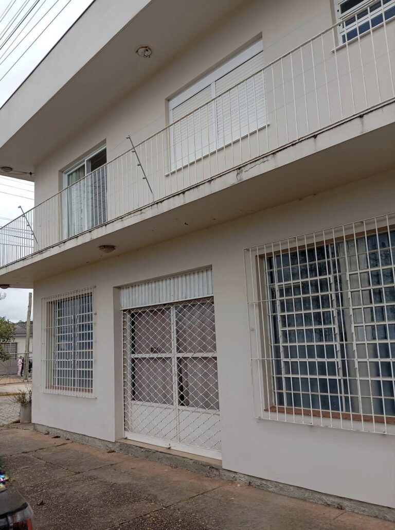 Sobrado com Ponto Comercial